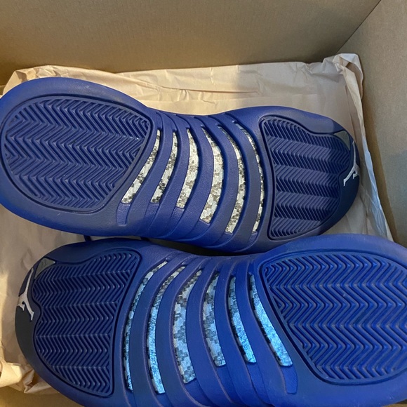 Air Jordan 12 Retro royal blue size 10.5